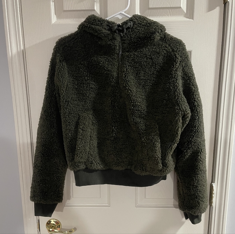 Lululemon Womens Army Green Scuba Sherpa 1/2 Zip Pullover Crop Hoodie Sweatshirt